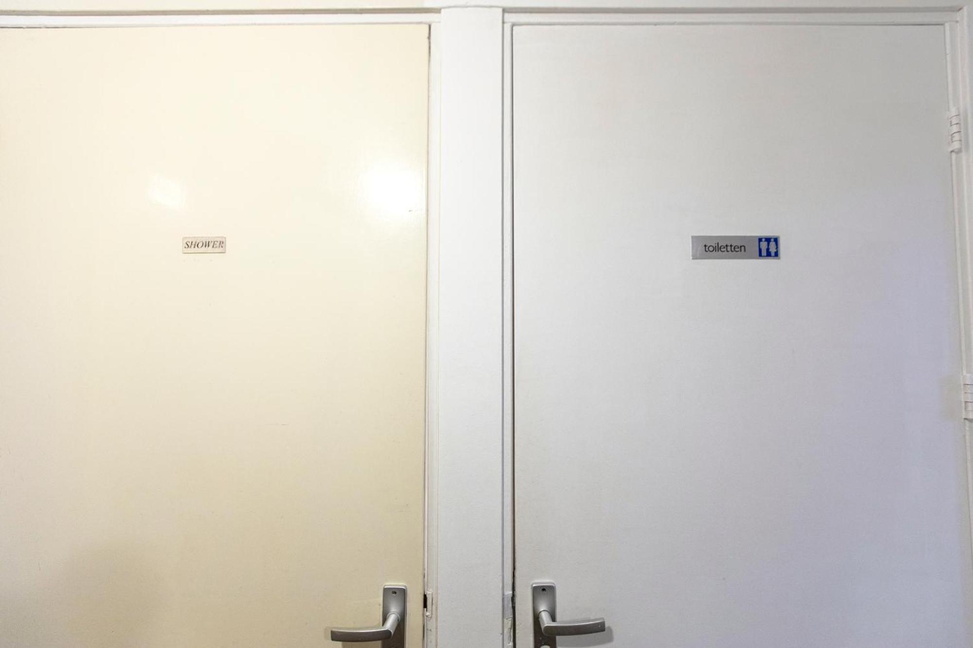 Dreibettzimmer mit Gemeinschaftsbad