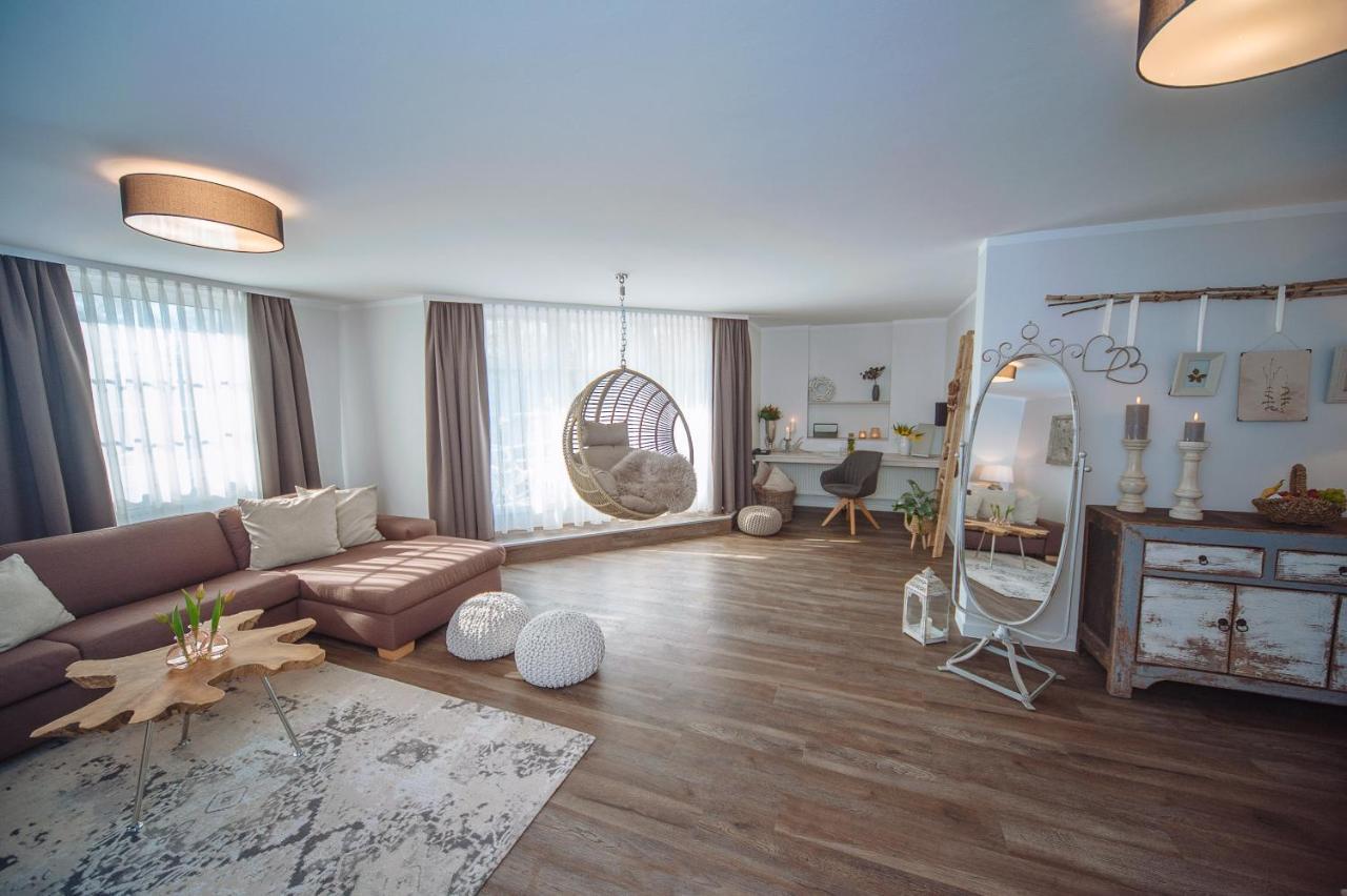Suite with Balcony,1020363442:JPEG