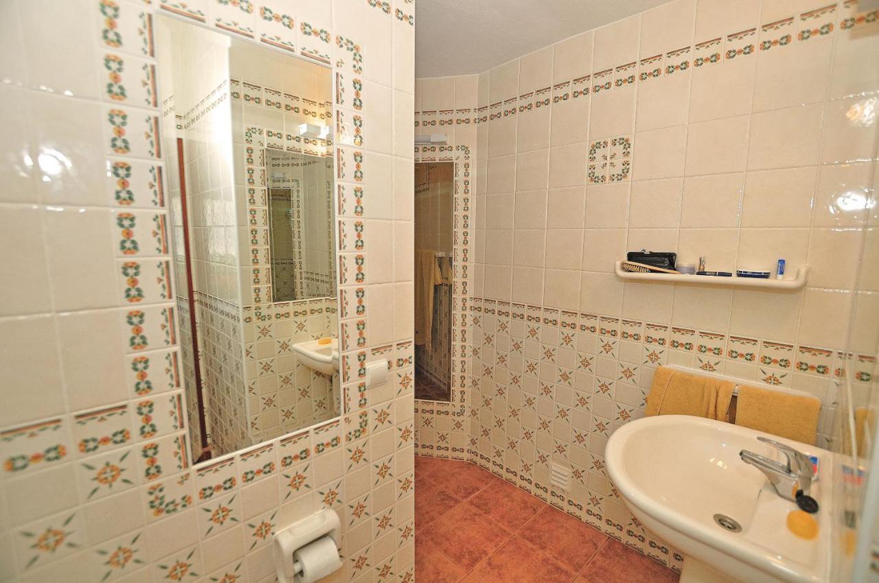 Apartment mit Poolblick