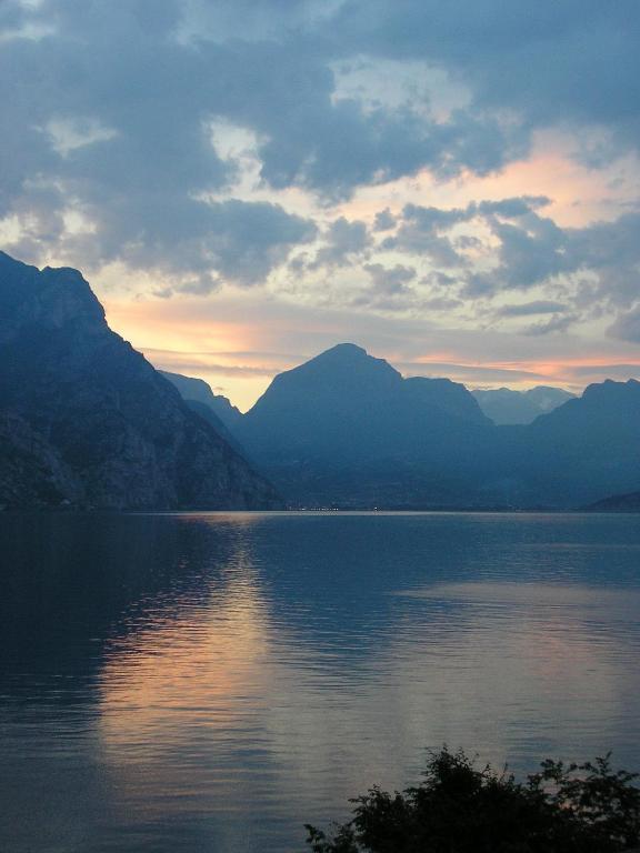 Doppelzimmer mit Balkon und Seeblick
