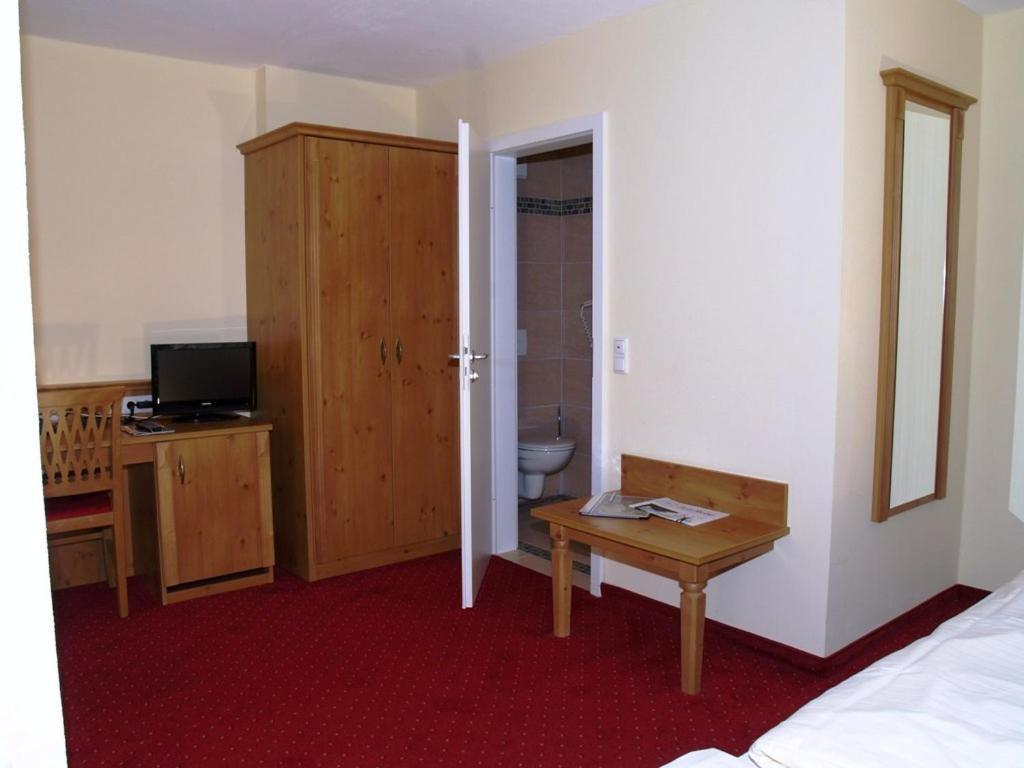 Single Room,10822553:JPEG