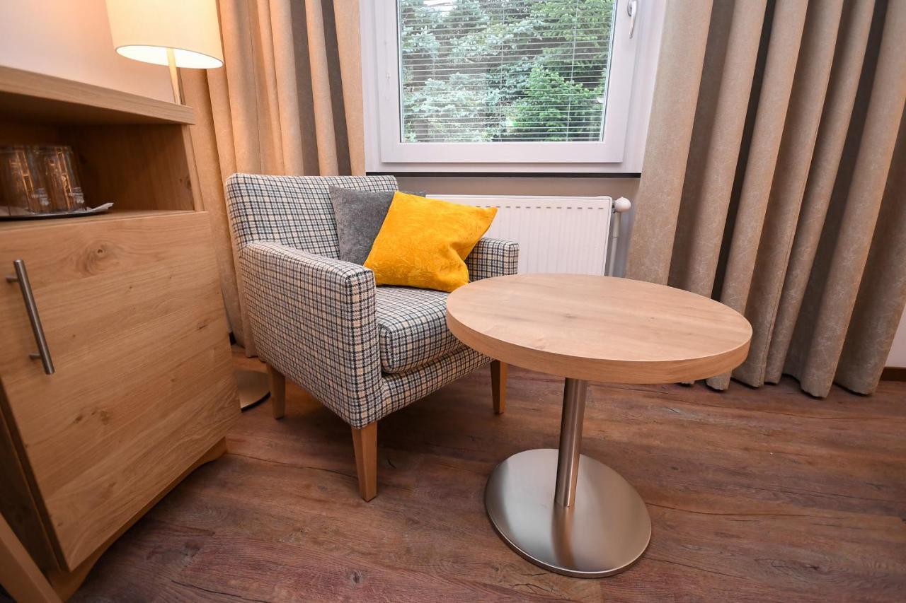 Economy Double or Twin Room,1100377527:JPEG