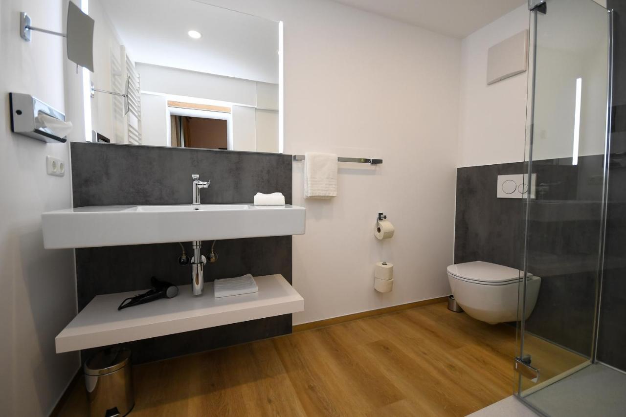 Superior Single Room,1100387985:JPEG