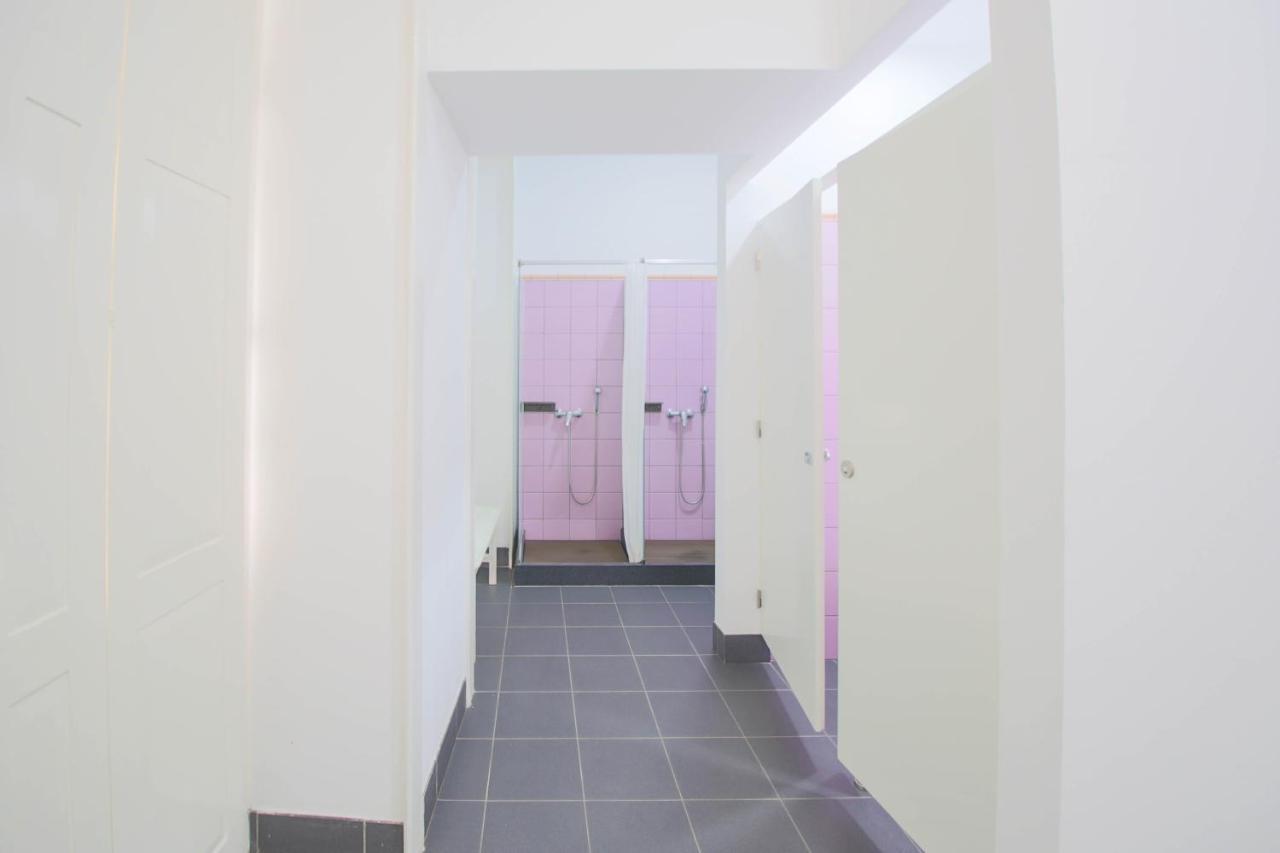 Twin Room,1588196369:JPEG