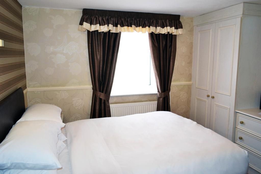 Small Double Room,1622883161:JPEG