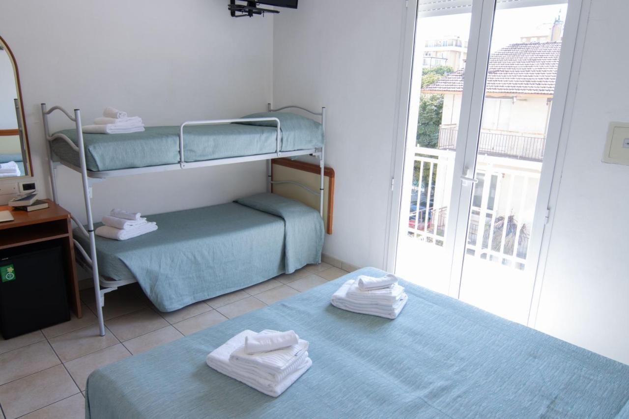 Familienzimmer mit Balkon und Meerblick