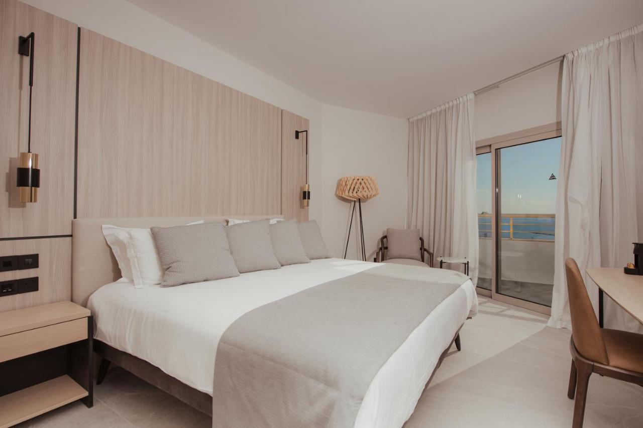 Twin or Double Room Sea View,1416073449:JPEG