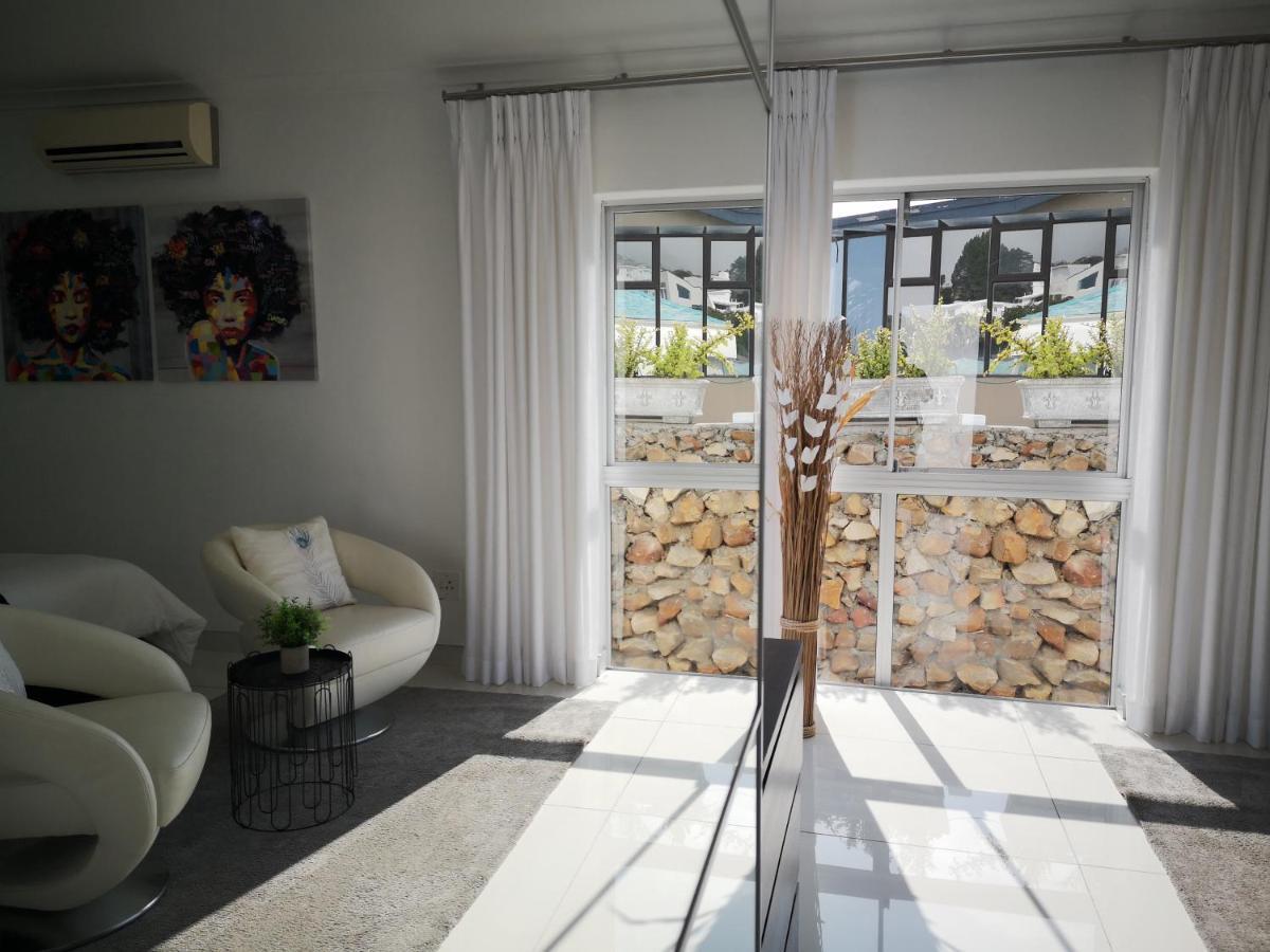 Suite Garden View,1589470499:JPEG