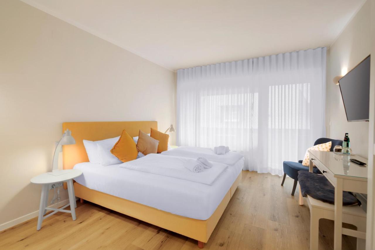 Doppelzimmer mit seitlichem Seeblick