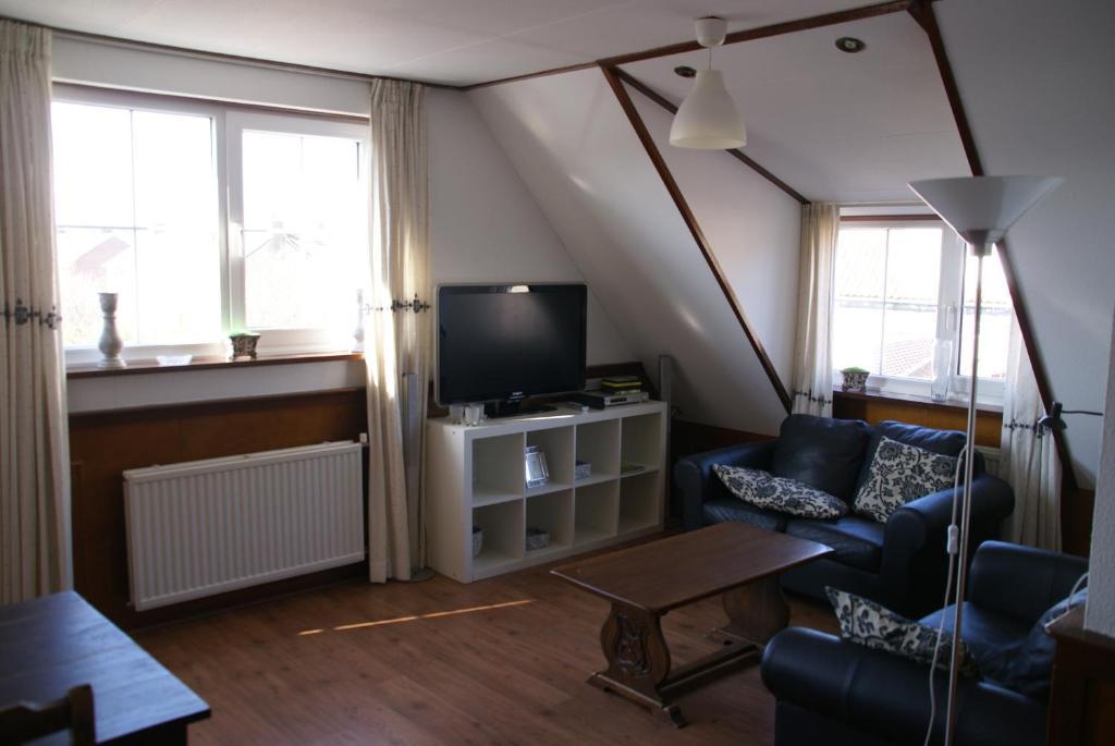 Two-Bedroom Apartment,688341561:JPEG