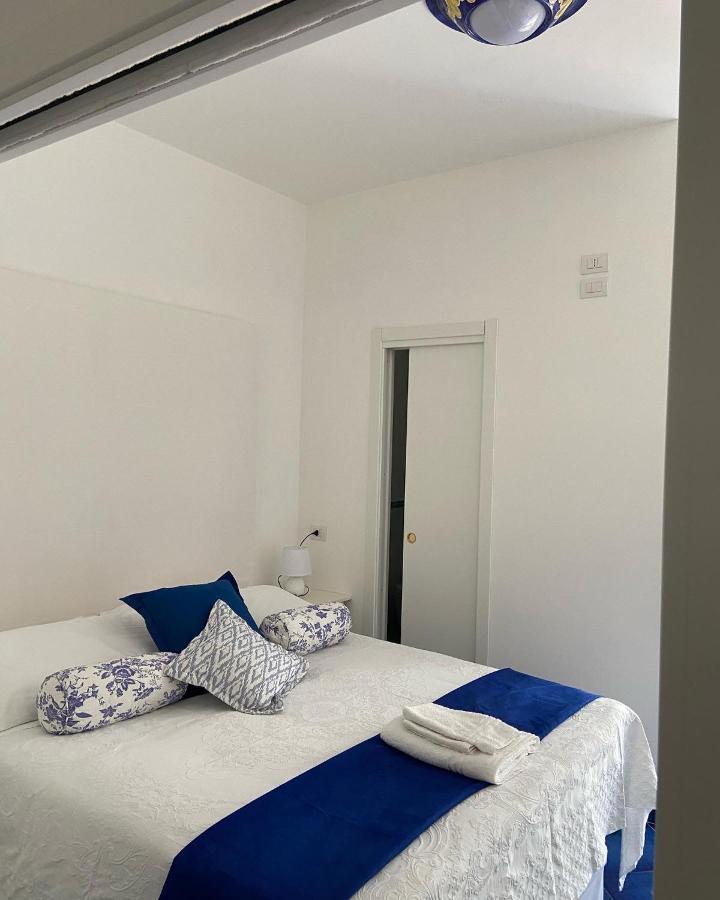 Doppelzimmer mit Balkon und Meerblick