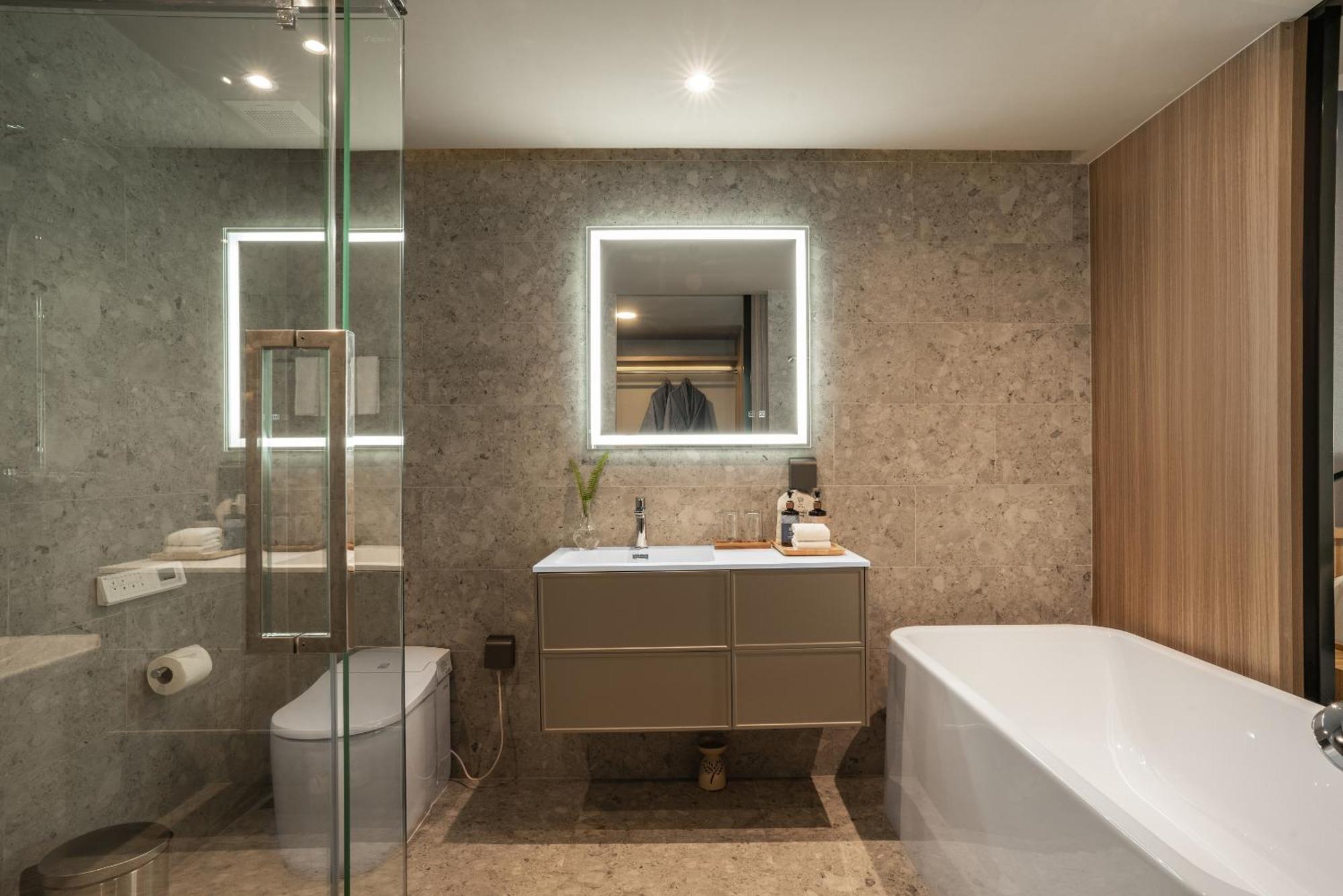 Superior Pool Access,1208973007:JPEG