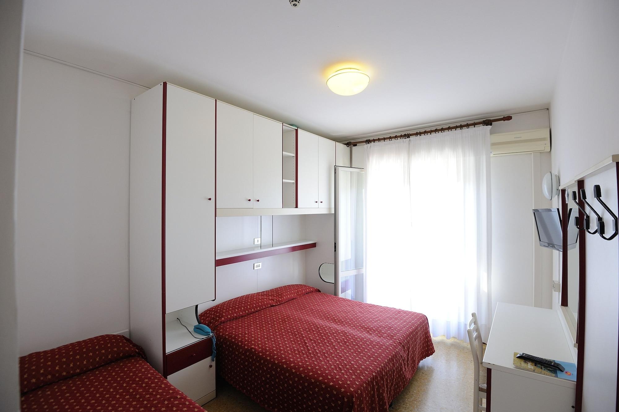 Doppel- oder Zweibettzimmer