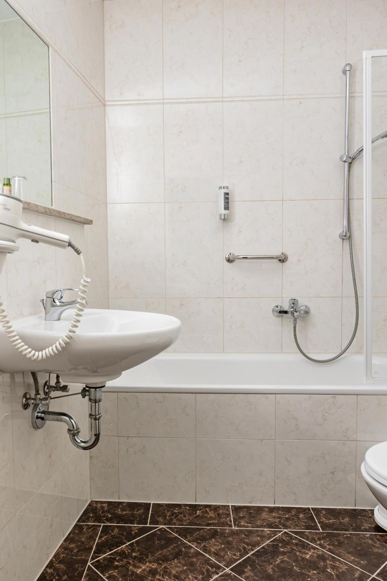 Apartment,1369902164:JPEG