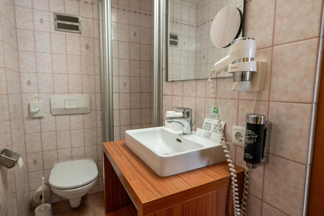 Standard Double Room,1653531323:JPEG