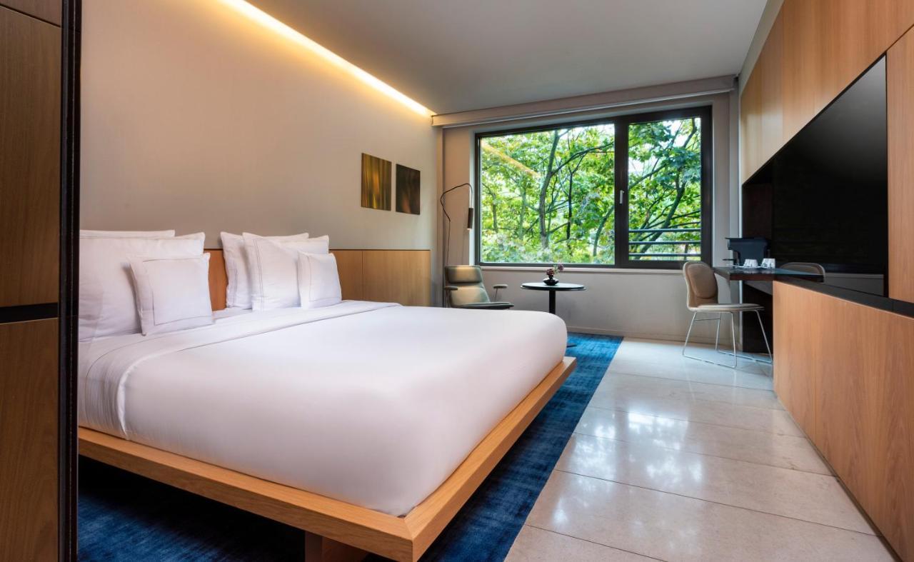 Family Room,1318822945:JPEG