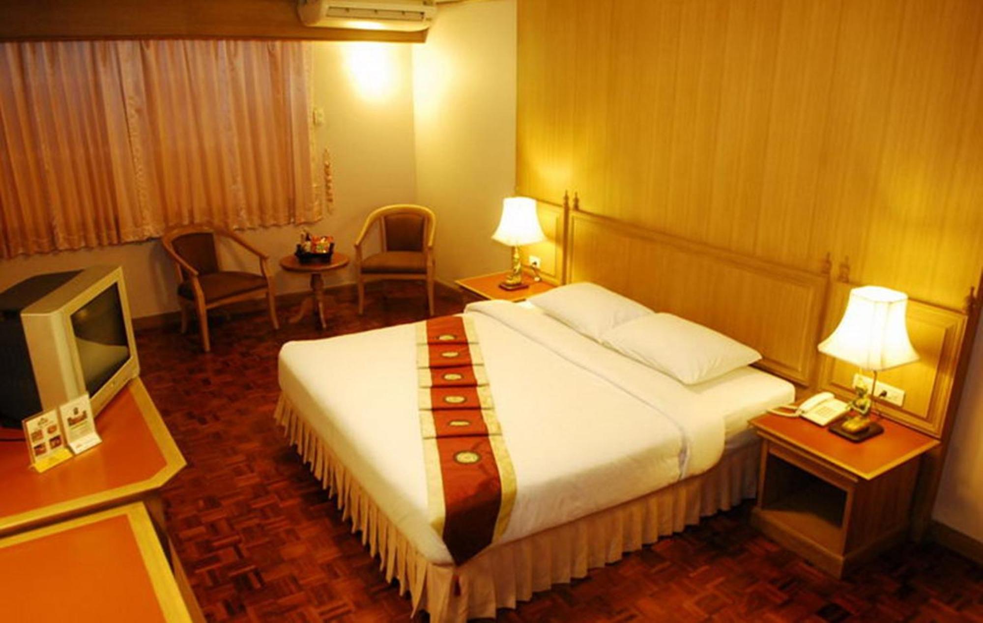 Deluxe Double or Twin Room