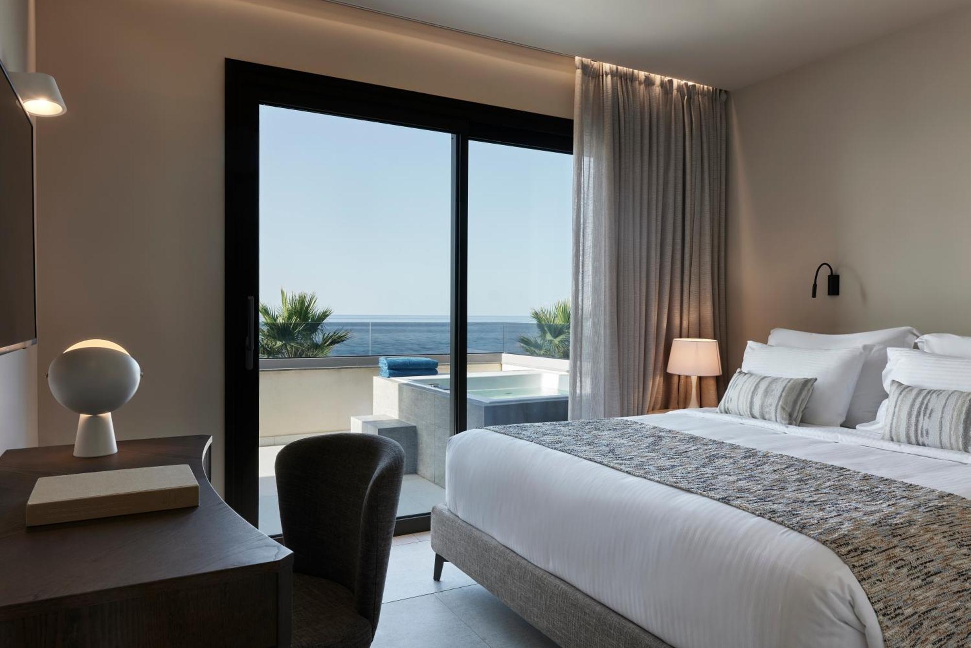 Executive Suite am Meer mit Whirlpool im Freien