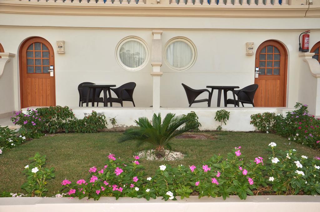 Standard Double or Twin Room with Garden View,989852263:JPEG