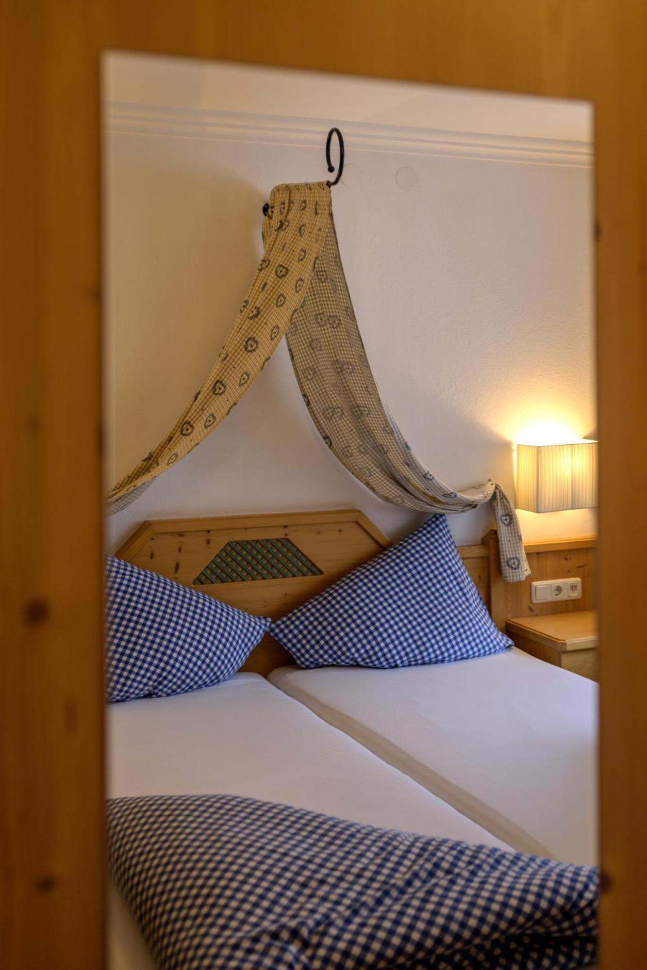 Classic Double Room,1550216461:JPEG