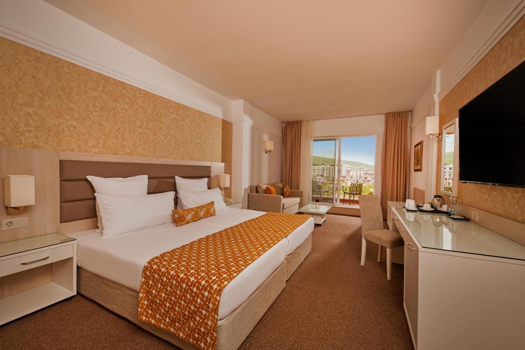 Double Deluxe Room Park View