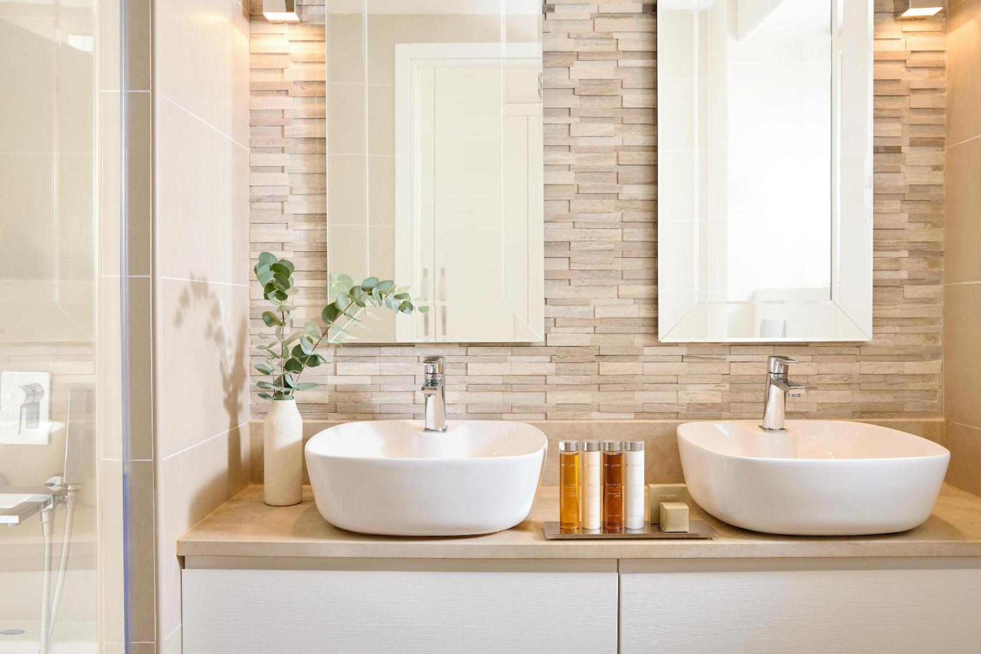 Superior Double Room with Sea View,1603730421:JPEG