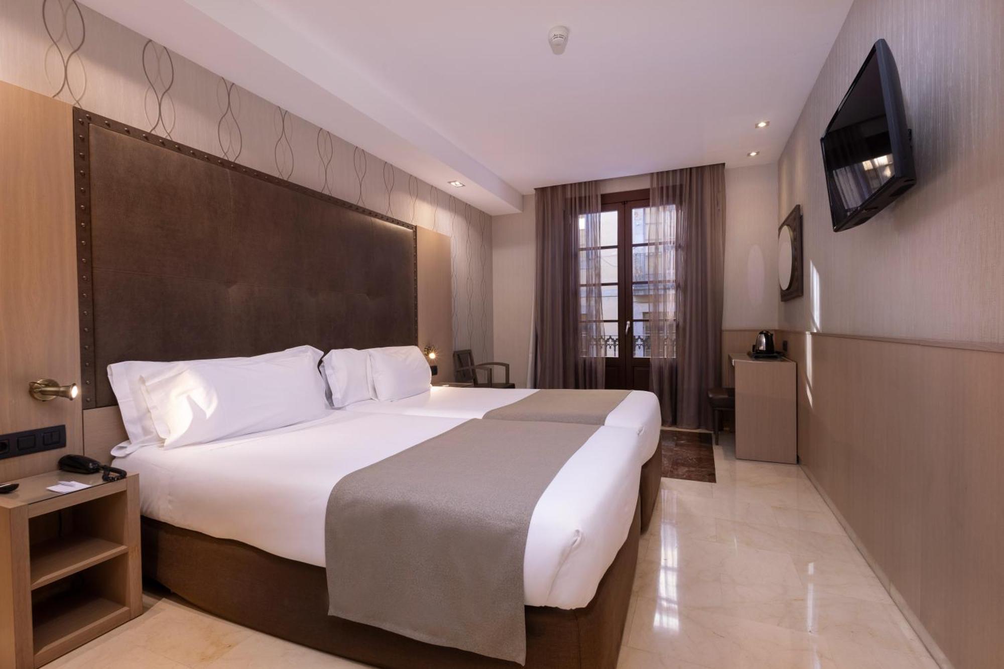 Double or Twin Room,1629887841:JPEG