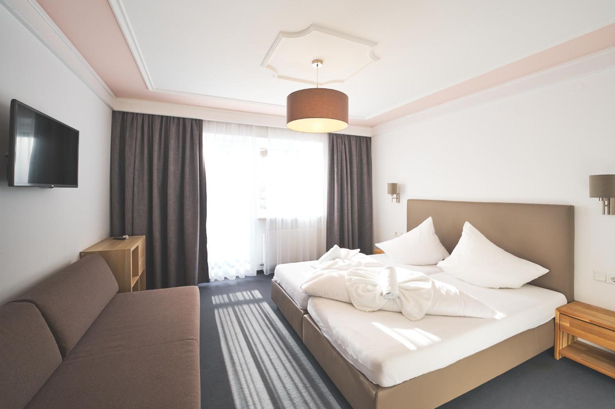 Triple Room with Balcony,1633679341:JPEG