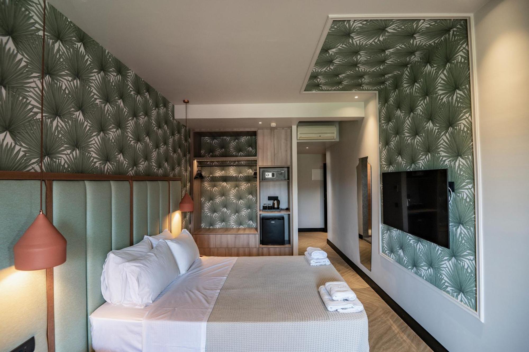 Superior Double Room Pool View