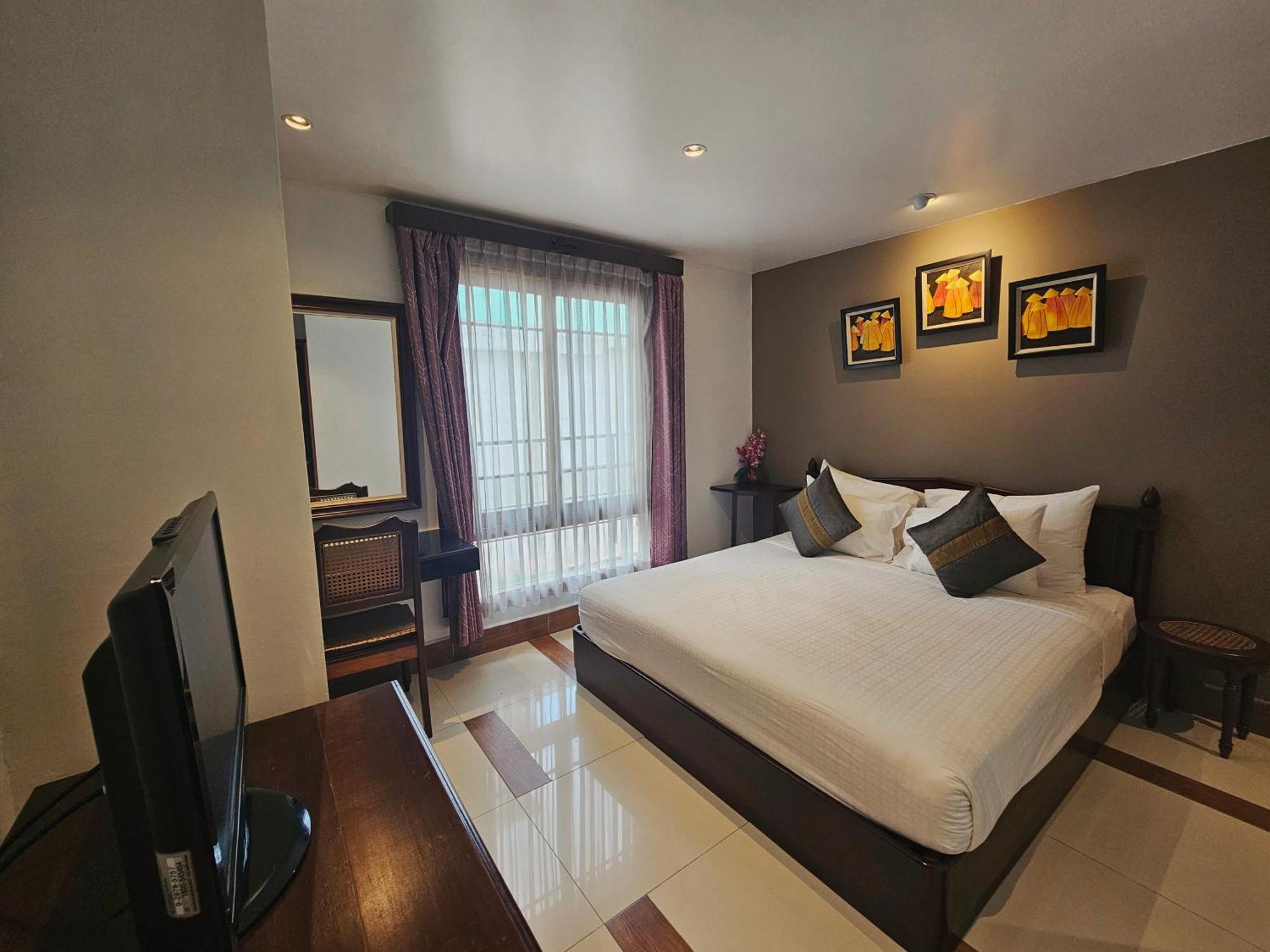 Deluxe Double Room City View