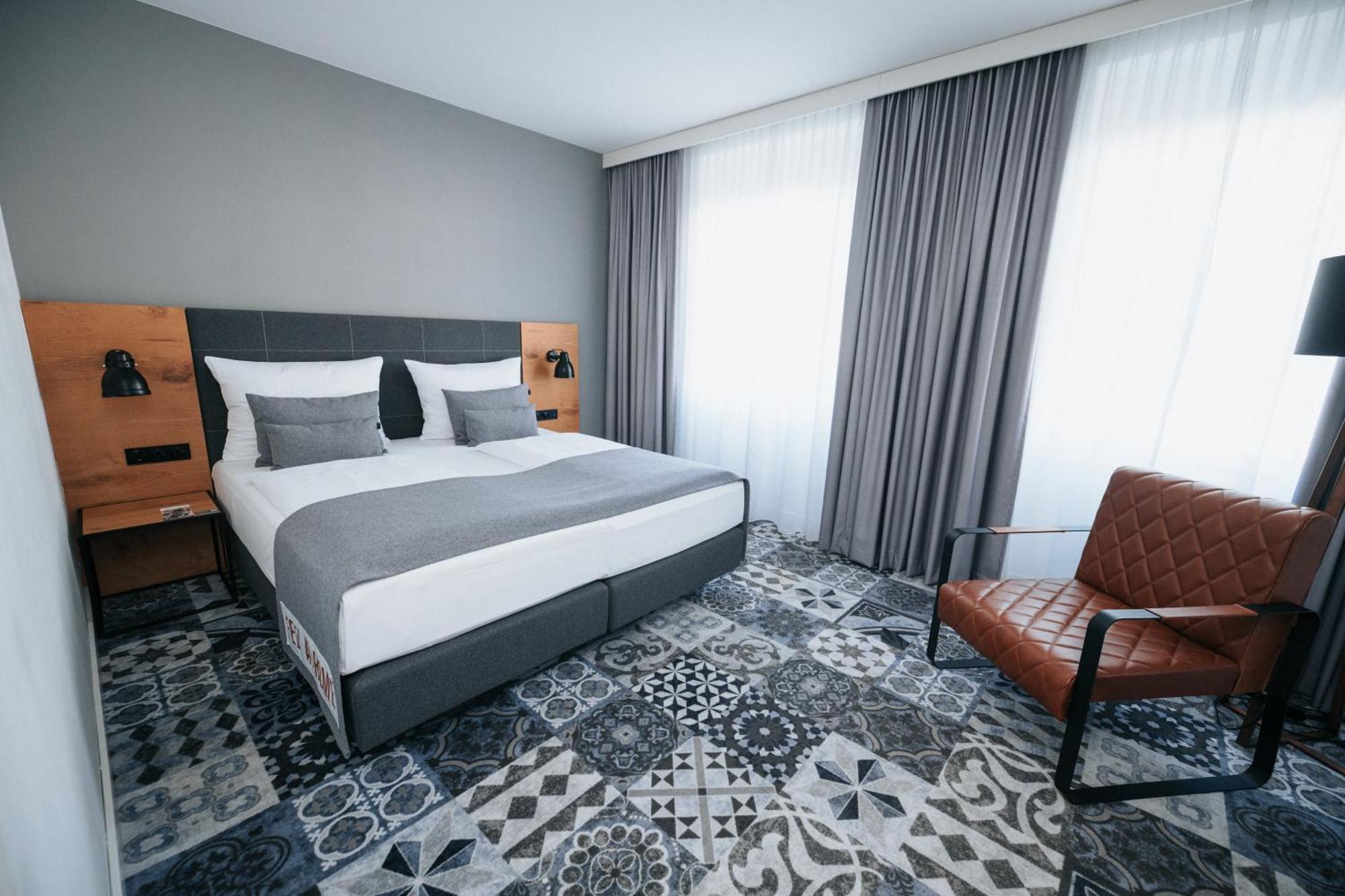 Standard Queen Room,1681717976:JPEG