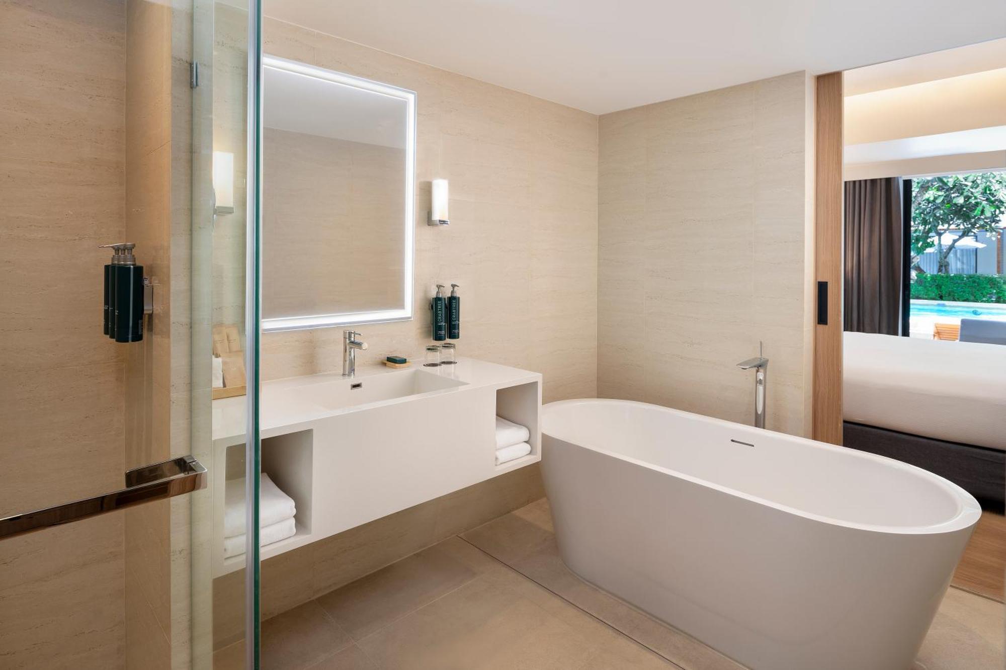 Premium King Room with Pool Access,1687452755:JPEG