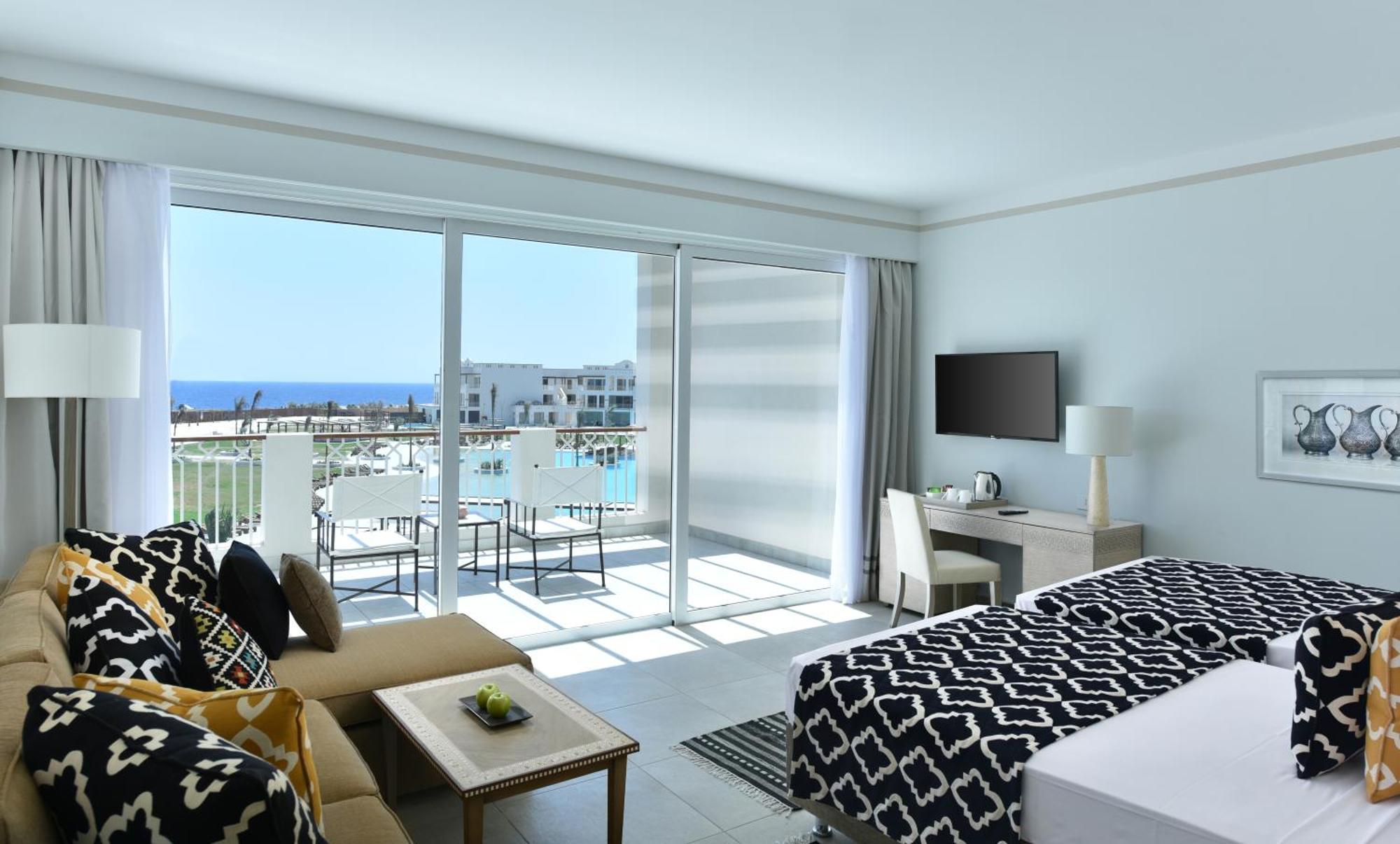 Deluxe Unterkunft mit Queensize-Bett oder 2 Einzelbetten und Meerblick