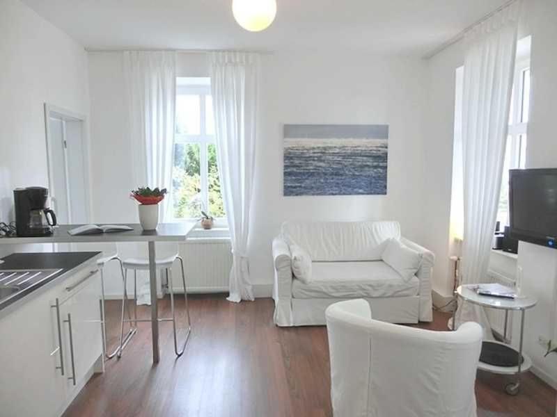 One-Bedroom Apartment 3,1693301624:JPEG