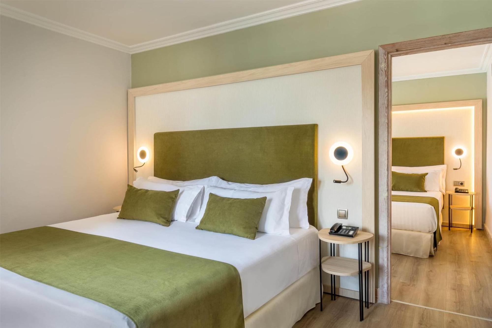 2 Doppelzimmer mit Verbindungstür