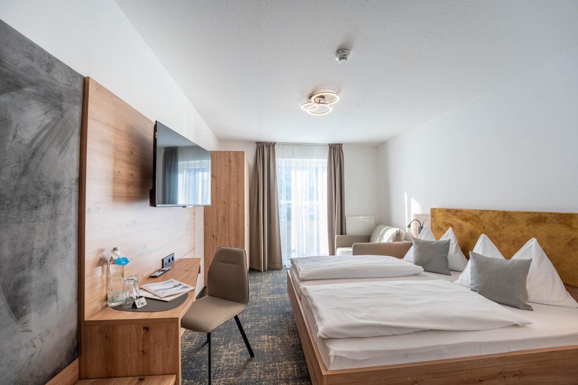 Doppelzimmer mit Balkon