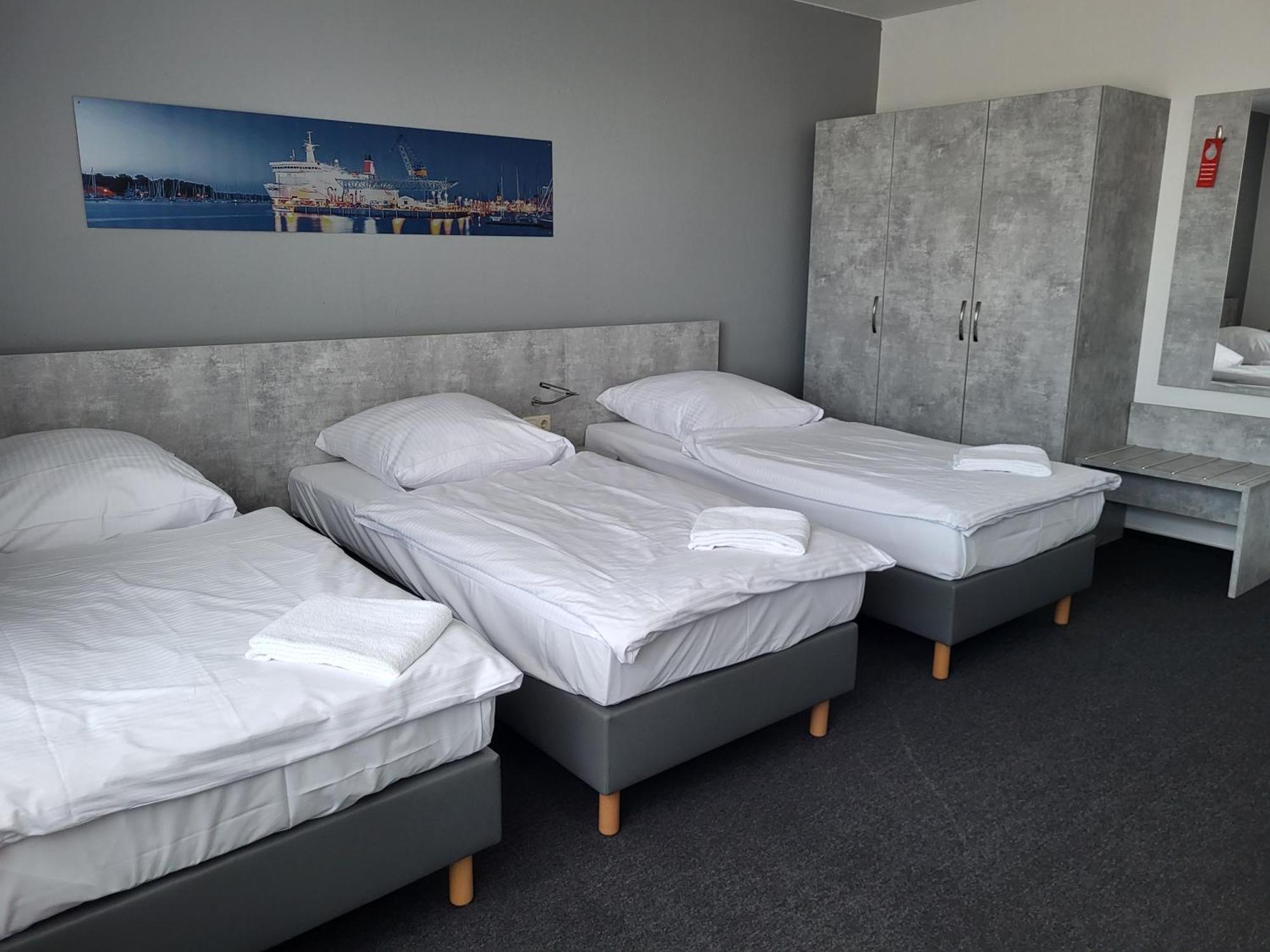 Triple Room,1758286368:JPEG