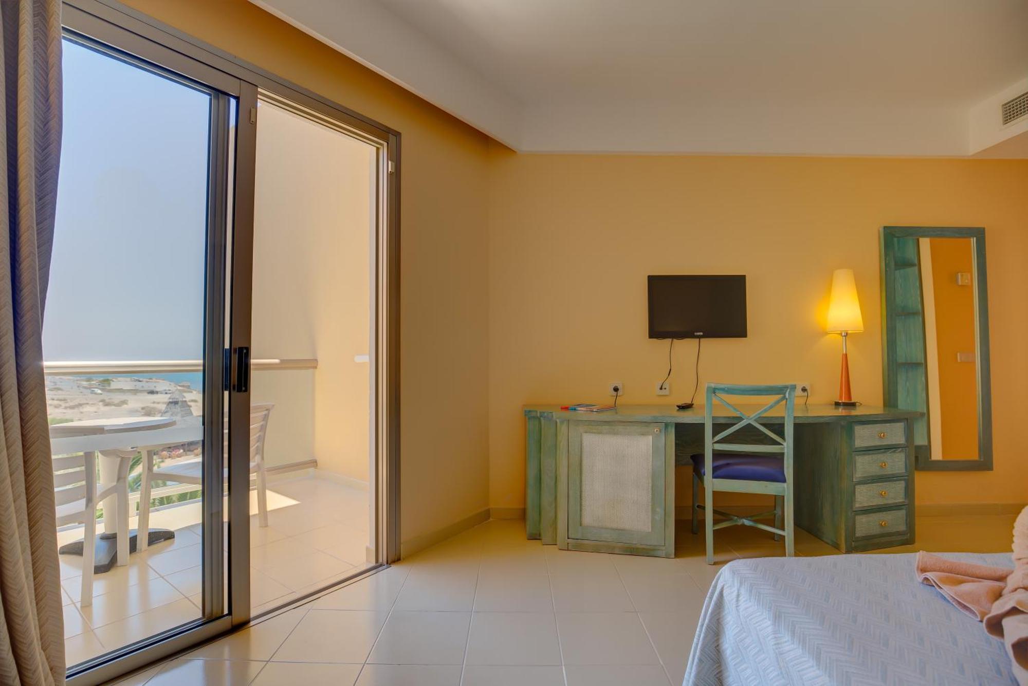 Doppelzimmer mit seitlichem Meerblick