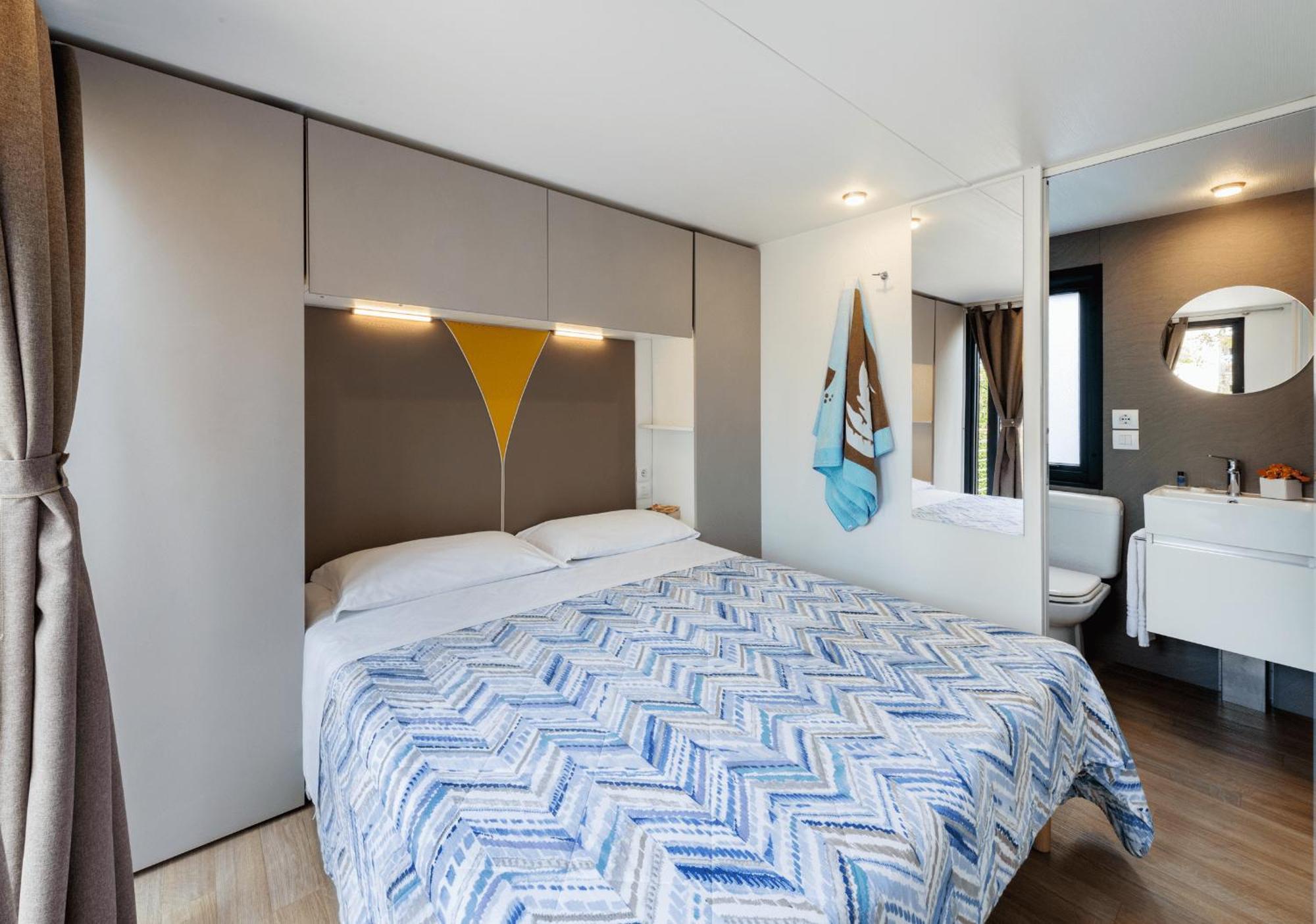 luxury mobile home