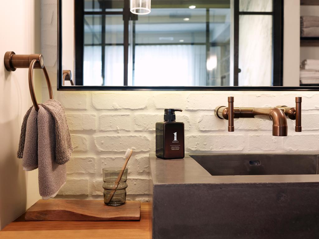 Queen Room,708416665:JPEG