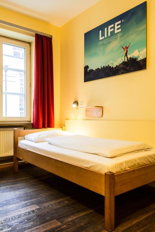 Zweibettzimmer mit Gemeinschaftsbad