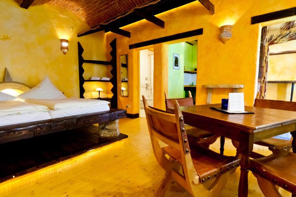 Standard Apartment (2 Adults),40542586:JPEG