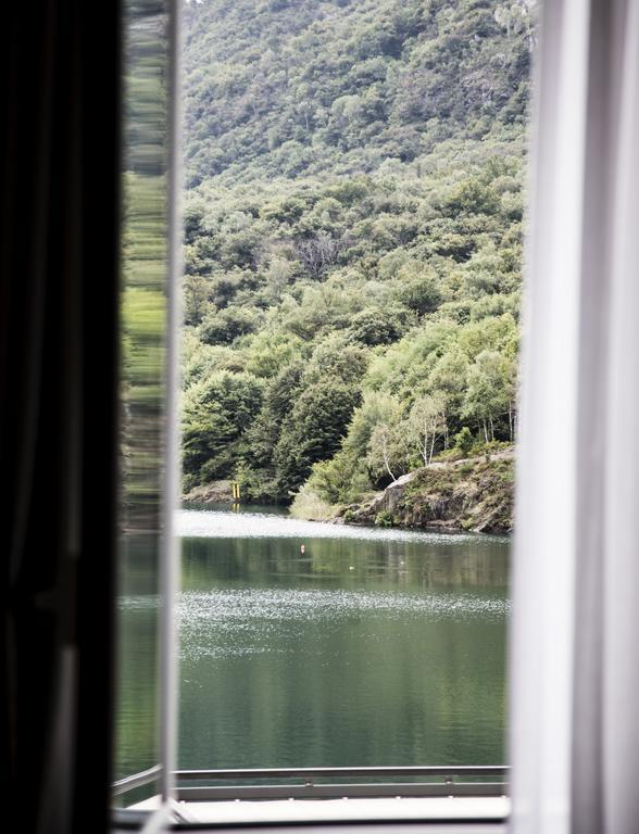 Doppel-/Zweibettzimmer mit Seeblick