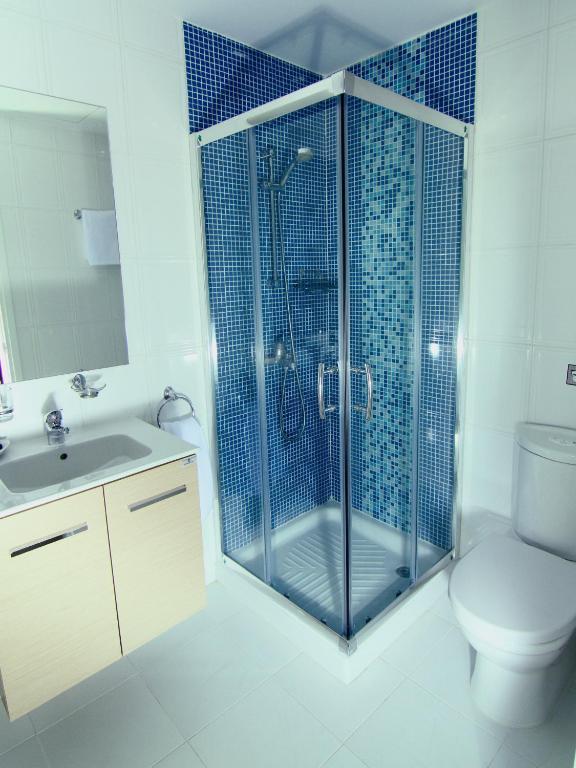 Double or Twin Room with Balcony and City View,124819392:JPEG