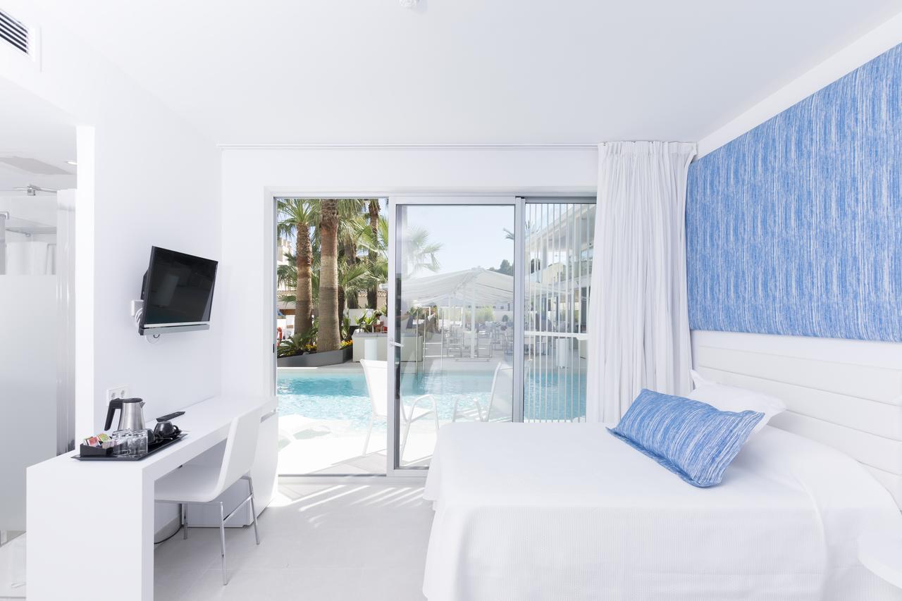 Doppelzimmer mit direktem Zugang zum Pool