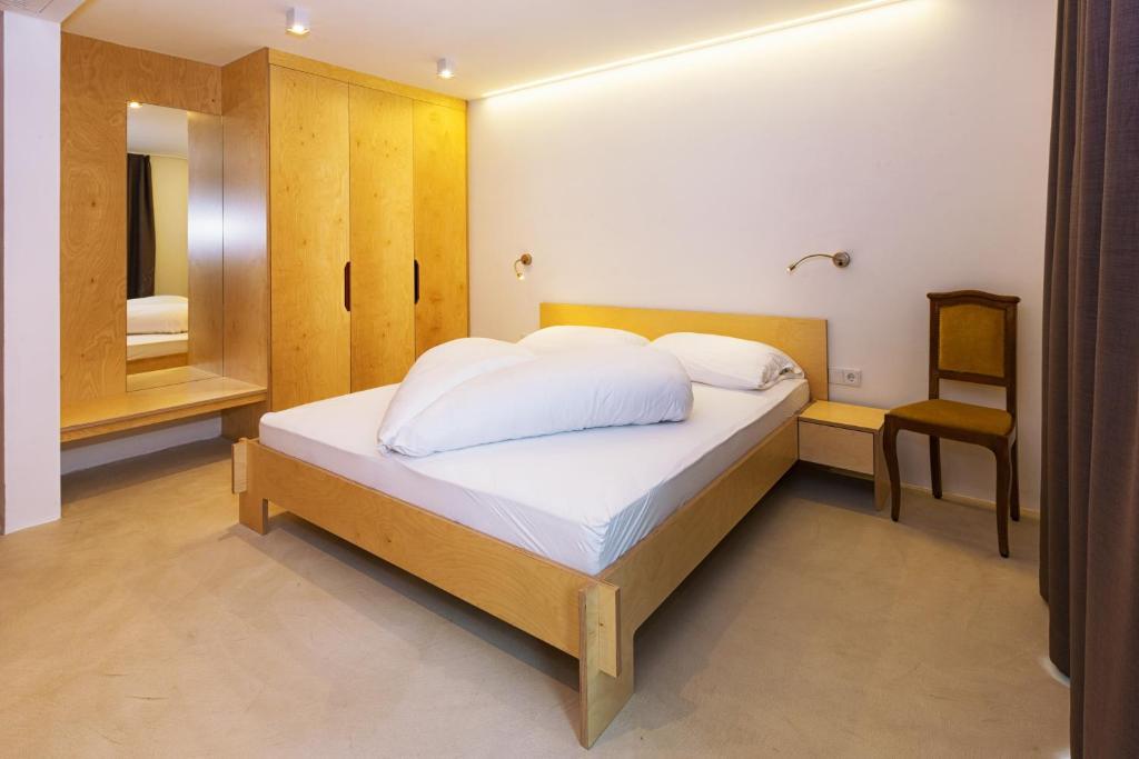 Comfort Single Room,1580660857:JPEG