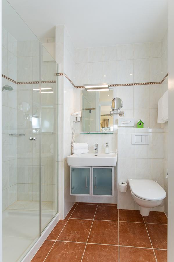 Small Double Room with Balcony and Lake View,644923665:JPEG