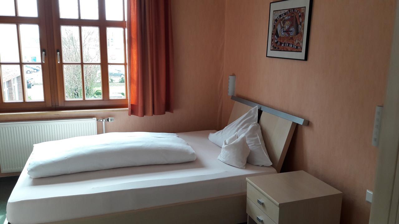 Single Room,646404159:JPEG