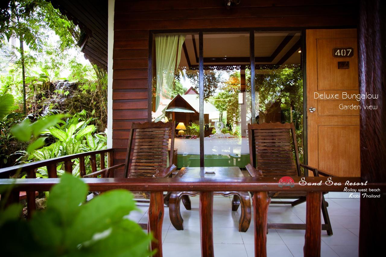 Deluxe Bungalow (Sunset Wing)