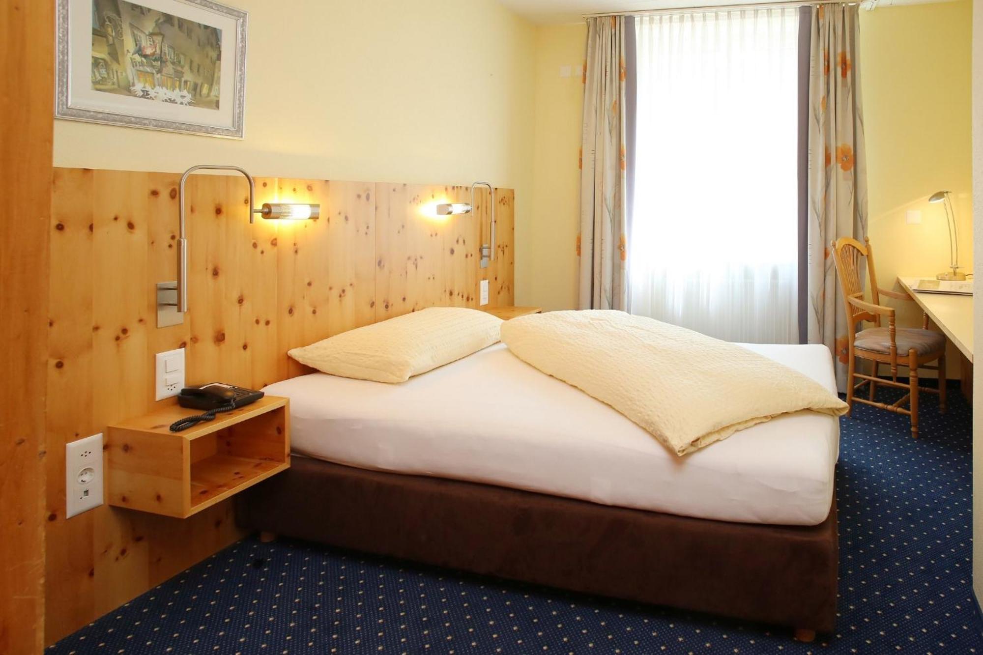 Single Room,63353104:JPEG